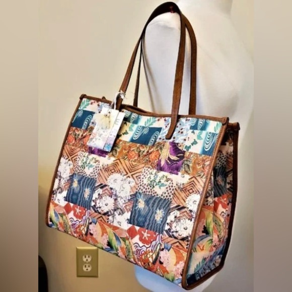 🆕 Johnny Was Grace Iconic Patchwork Tote Bag Tan Leather Iconic Patchwork Design - Picture 5 of 16